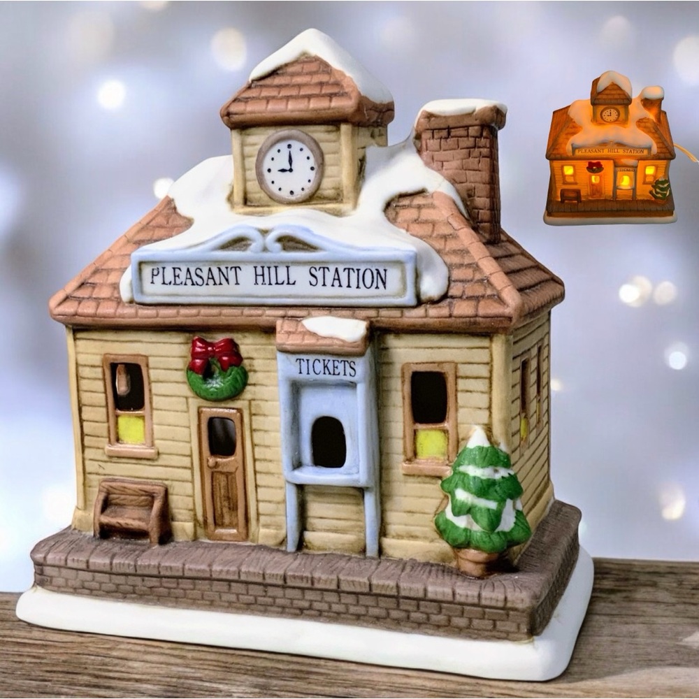 Vintage Christmas Village Pleasant Hill Train Station Translucent Light Up House - Picture 1 of 16